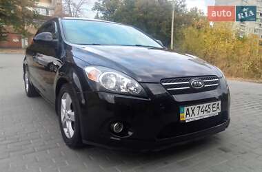 Хэтчбек Kia Ceed 2008 в 