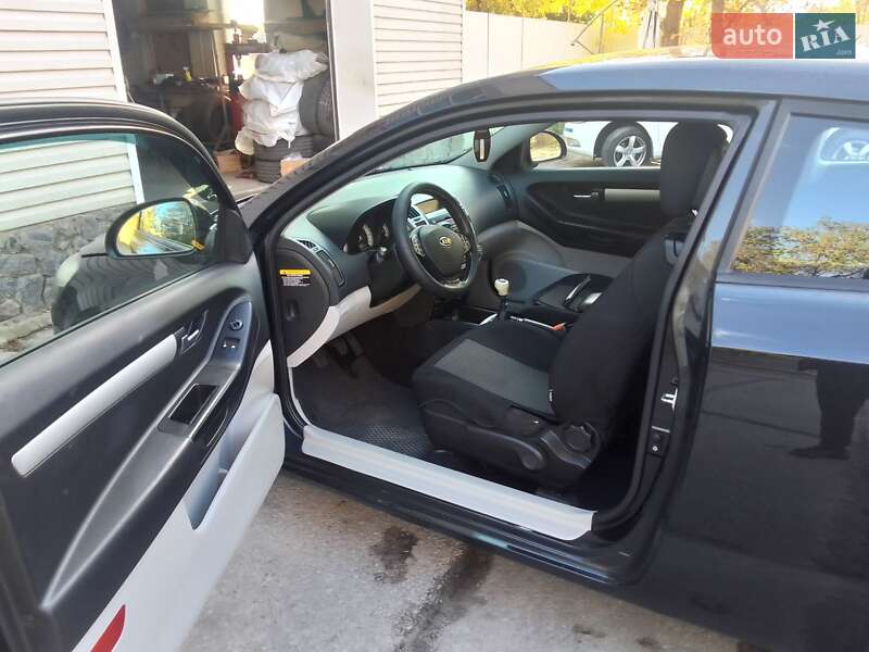 Хетчбек Kia Ceed 2008 в Харкові