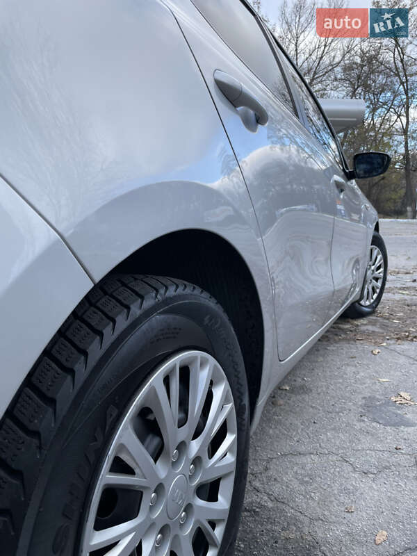 Хетчбек Kia Ceed 2014 в Запоріжжі