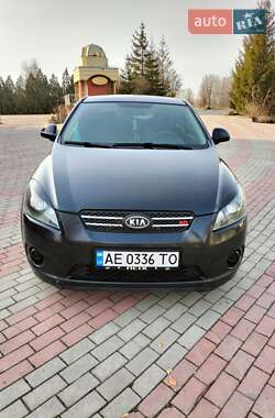 Хетчбек Kia Ceed 2008 в 