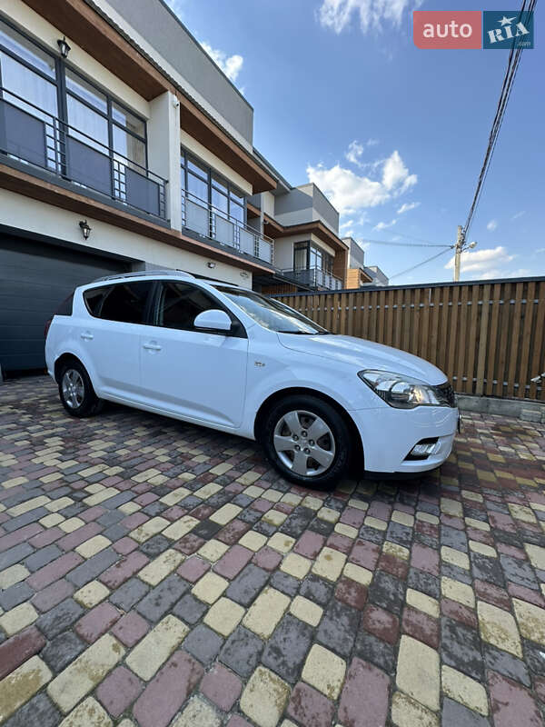 Універсал Kia Ceed 2011 в Львові