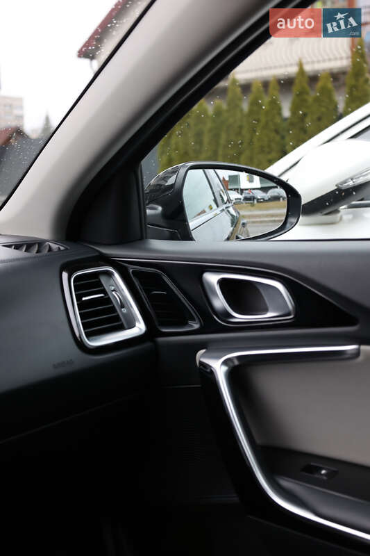 Хэтчбек Kia Ceed 2019 в Львове