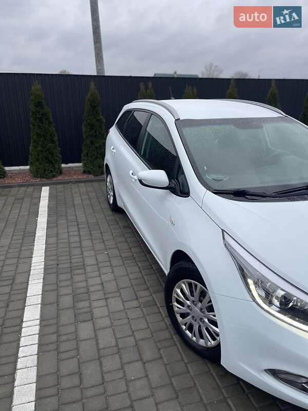 Универсал Kia Ceed 2014 в Звягеле
