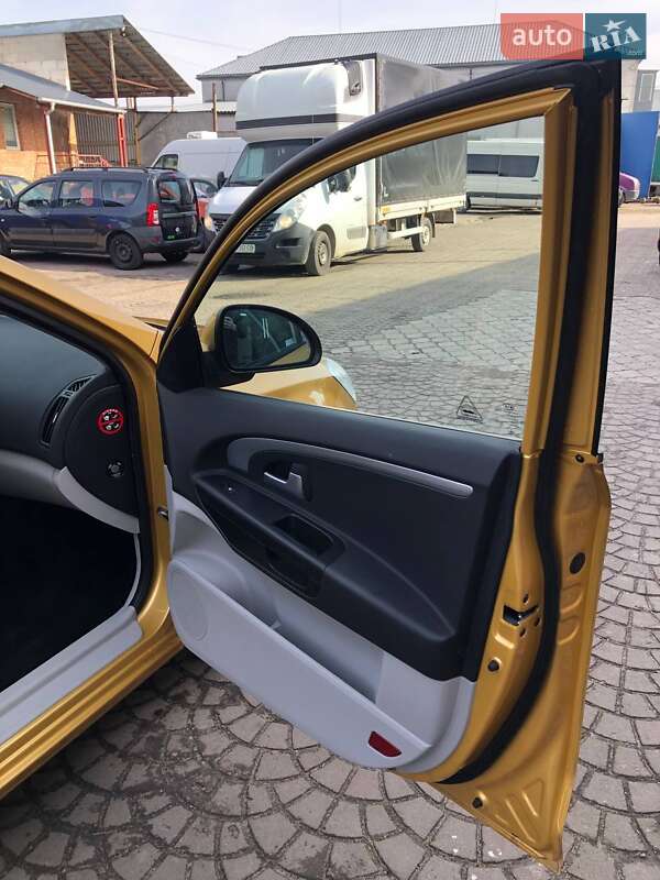 Хэтчбек Kia Ceed 2007 в Ковеле