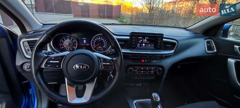 Хэтчбек Kia Ceed 2019 в Ужгороде