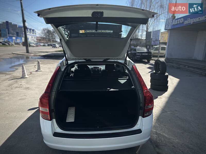 Универсал Kia Ceed 2011 в Сумах