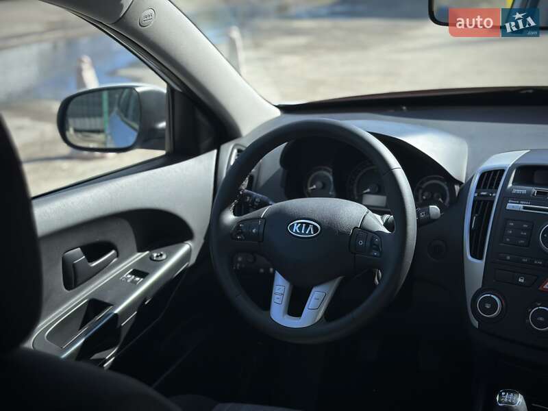 Универсал Kia Ceed 2011 в Сумах