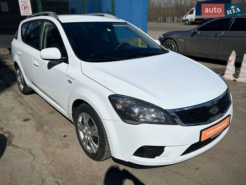 Универсал Kia Ceed 2011 в Сумах