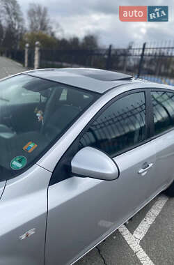 Хэтчбек Kia Ceed 2007 в 