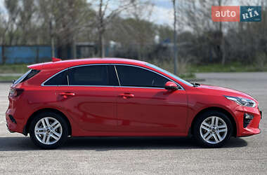 Хэтчбек Kia Ceed 2019 в 