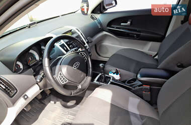 Хэтчбек Kia Ceed 2007 в 