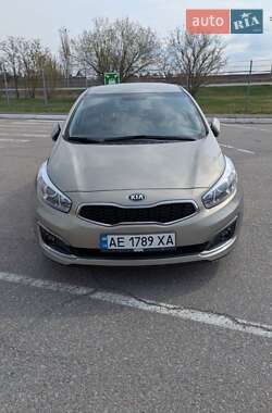 Хэтчбек Kia Ceed 2016 в 