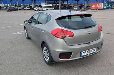 Хэтчбек Kia Ceed 2016 в 