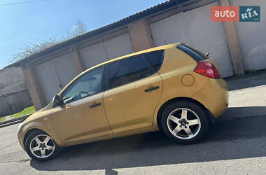 Хетчбек Kia Ceed 2008 в 