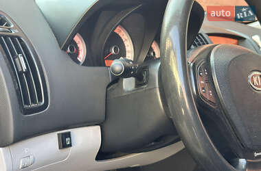 Хетчбек Kia Ceed 2008 в 