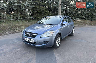 Хэтчбек Kia Ceed 2008 в 