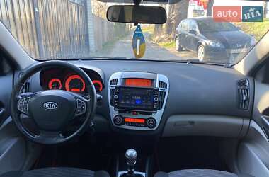 Хетчбек Kia Ceed 2007 в 