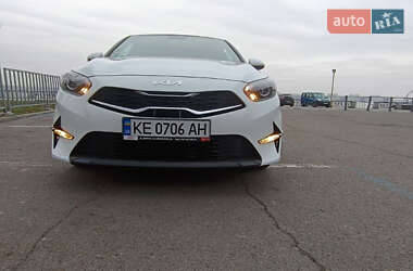 Хэтчбек Kia Ceed 2023 в 
