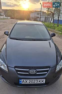 Хэтчбек Kia Ceed 2008 в 