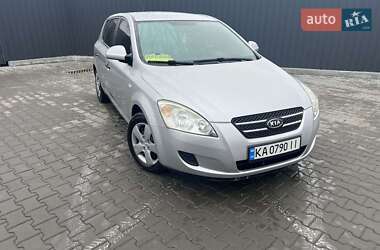 Хэтчбек Kia Ceed 2007 в 