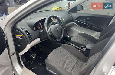Хэтчбек Kia Ceed 2007 в 