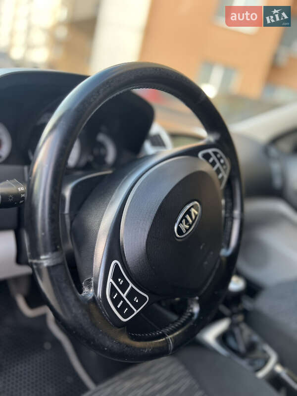 Хэтчбек Kia Ceed 2008 в Херсоне