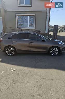 Хэтчбек Kia Ceed 2019 в 