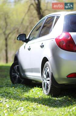 Хэтчбек Kia Ceed 2008 в 