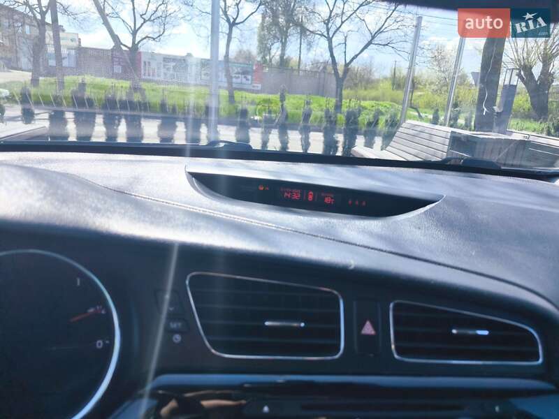 Хэтчбек Kia Ceed 2012 в Черновцах