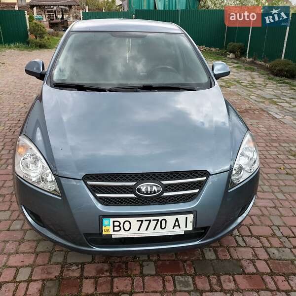Хетчбек Kia Ceed 2007 в 