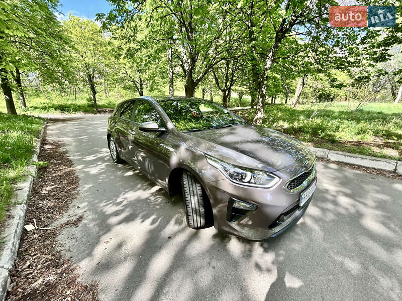 Хэтчбек Kia Ceed 2019 в Киеве