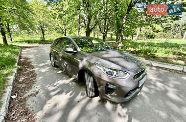 Хэтчбек Kia Ceed 2019 в 
