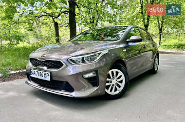 Хэтчбек Kia Ceed 2019 в 