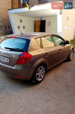 Хетчбек Kia Ceed 2007 в 
