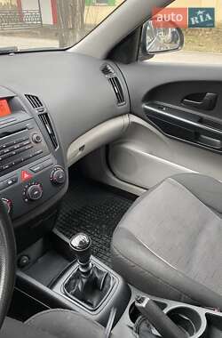Хетчбек Kia Ceed 2007 в 