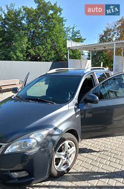 Универсал Kia Ceed 2009 в Николаеве