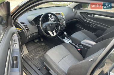 Хетчбек Kia Ceed 2010 в 