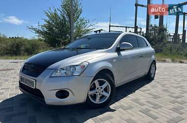 Хетчбек Kia Ceed 2009 в Дніпрі