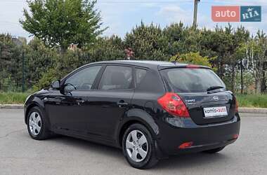 Хетчбек Kia Ceed 2008 в 