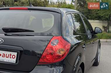 Хетчбек Kia Ceed 2008 в 