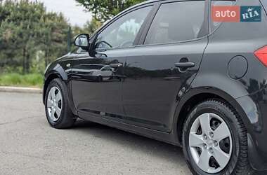 Хетчбек Kia Ceed 2008 в 