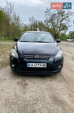 Хэтчбек Kia Ceed 2010 в Ирпене