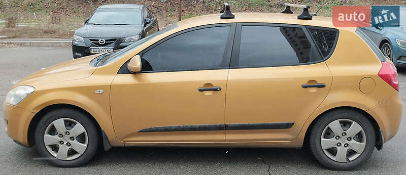 Хэтчбек Kia Ceed 2007 в Киеве