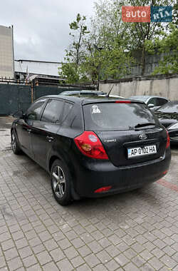 Хетчбек Kia Ceed 2008 в 