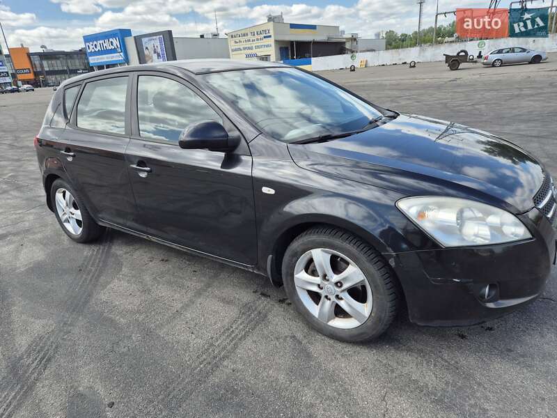 Хэтчбек Kia Ceed 2008 в Киеве