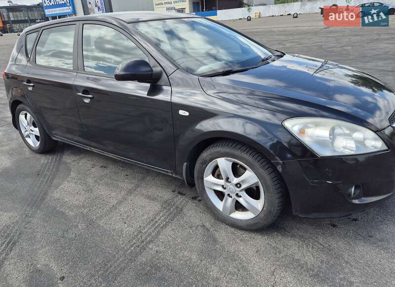 Хэтчбек Kia Ceed 2008 в Киеве