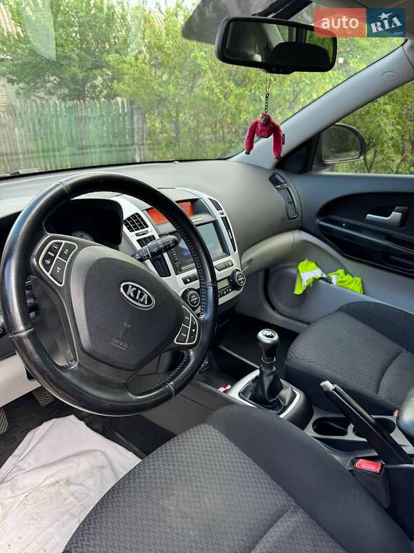 Универсал Kia Ceed 2008 в Запорожье