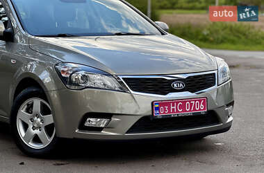 Хетчбек Kia Ceed 2010 в 