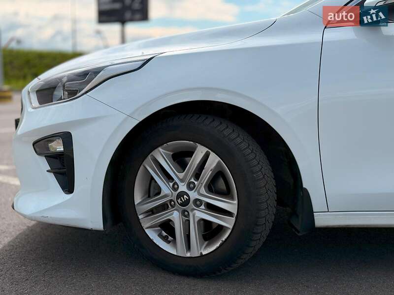 Хэтчбек Kia Ceed 2019 в Львове