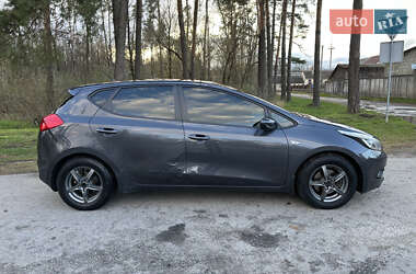 Хэтчбек Kia Ceed 2013 в 